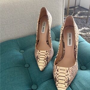 Steve Madden Beige Snakeskin Heels